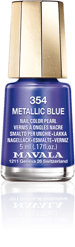 Metallic Blue — Un bleu profond et franc, tel le calme du lac dans le parc de la ville